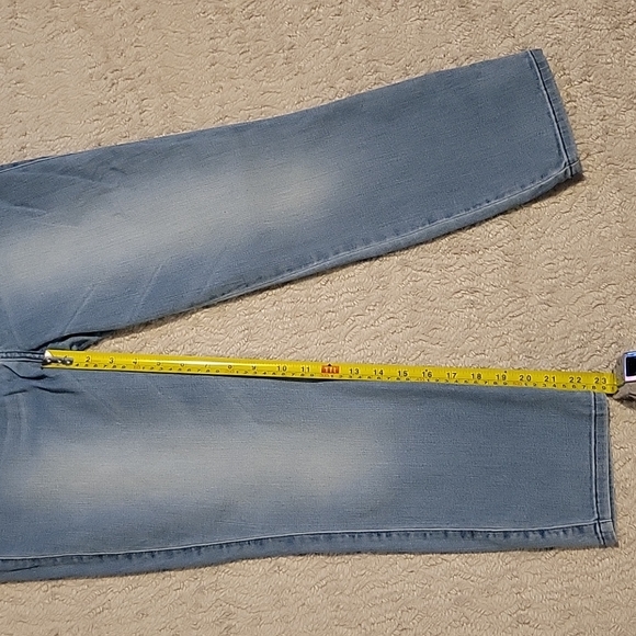 GUESS~ Crop Mid Jeans, 30 - Picture 6 of 8